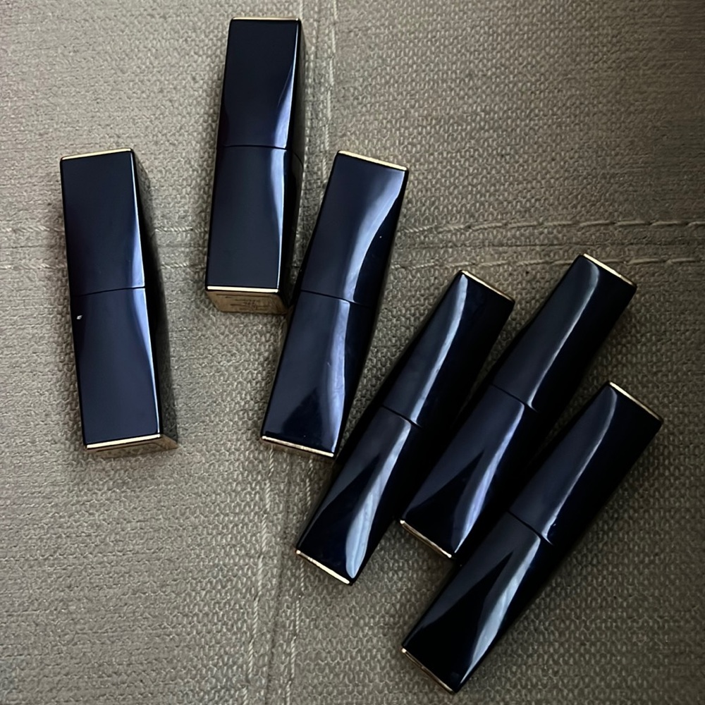 Estée Lauder 6 lipstick (two formula) bundle.